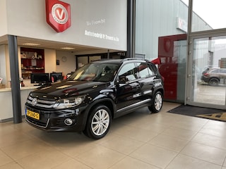 Volkswagen Tiguan 2.0 TSI Sport&Style 4Motion,Automaat,Navigatie,Achteruitrijcamera,Spraakbediening,Trekhaak,Leder&Stoelverwarming,Climate&Cruisecontrol,Keyless,A&V Sensoren,18 Inch Lmv