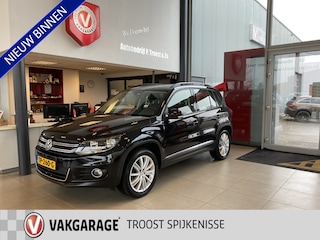 Volkswagen Tiguan 2.0 TSI Sport&Style 4Motion,Automaat,Navigatie,Achteruitrijcamera,Spraakbediening,Trekhaak,Leder&Stoelverwarming,Climate&Cruisecontrol,Keyless,A&V Sensoren,18 Inch Lmv