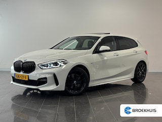 BMW 118i High Executive M sport | Panoramadak | Cruise Control | Apple Carplay/Android Auto | Sensoren voor en achter |