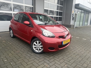 Toyota Aygo 1.0-12V Aspiration Red / AIRCO