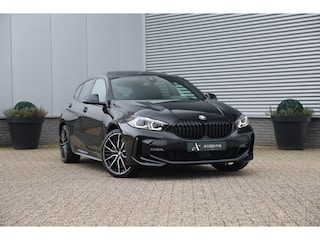 BMW 118i M-Sport Pro Black NAP|Pano|Kuipstoel|Stuurvw|19inch