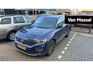Volkswagen T-Roc 1.5 TSI Sport 150 PK | Automaat | Panorama Dak | Digital Cockpit | Stoel en Stuurverwarming | Keyless | Navigatie | Camera
