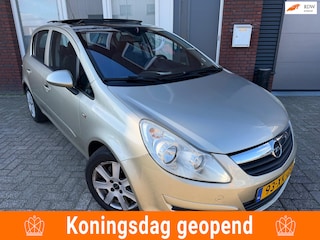 Opel Corsa 1.4-16V Enjoy / Pano / Airco / Cruise / AUT / NAP