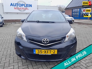 Toyota Yaris 1.0 VVT-i Aspiration zuinige nette in Nederland nieuw geleverde yaris met achteruitrijcamera!