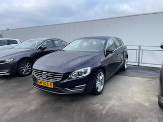 Volvo V60 2.4 D6 Twin Engine Momentum | Leder stoelen | stoelverwarming | parkeersensoren