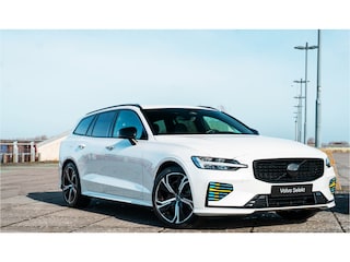 Volvo V60 T6 Plug-in hybrid AWD Plus Dark / I Love Sweden uitvoering / Exterieur Styling kit / 19" Velgen / Sport stoelen /