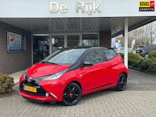 Toyota Aygo 1.0 VVT-i x-pose | Leder, Navi, Camera, Airco, 15'' Lichtmetalen Velgen | Automaat |