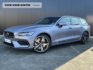 Volvo V60 2.0 T6 Plug-in hybrid AWD Core Business Edition Harman Kardon audio / 360 camera