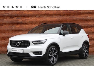Volvo XC40 T5 Recharge R-Design | Trekhaak | Parkeercamera | Cruise Control | Navigatie | Verwarmbare Voorstoelen | Apple Carplay | 20'' Lichtmetalen Velgen | Keyless Entry