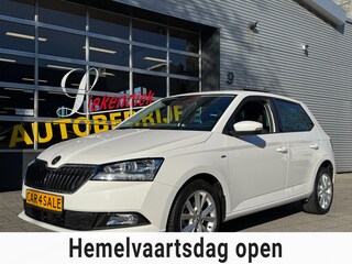 Skoda Fabia 1.0 Clever - Appel CarPlay / Navigatie I Airco I Achteruitrij Camera I LED I PDC I Sport velgen I Dealer onderhouden