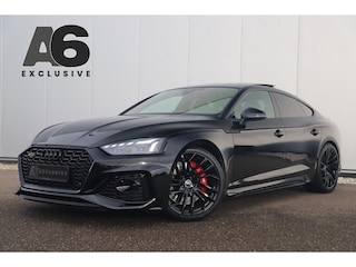 Audi A5 Sportback 2.9 TFSI RS 5 Quattro 450PK Fabrieksgarantie Black Optic Virtual Cockpit Laser LED B&O HUD Panoramadak Nappa Leder Massage Carbon Inleg Alcantara Stuur 360 Camera Dealer Onderhouden 20 inch LMV Stuur & Stoelverwarming Dynamic Pack