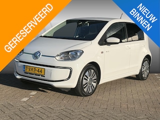 Volkswagen Up AUTOMAAT | LED l PARKEER SENROREN | NAVIGATIE | STOELVERWARMING | GETINTE RAMEN | AIRCO/ ECC |