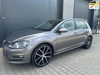 Volkswagen Golf 1.0 TSI BUSINESS EDITION CONNECTED BJ016