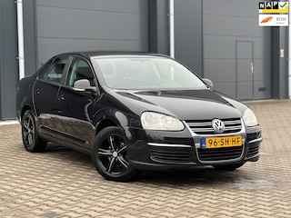 Volkswagen Jetta 1.6 TRENDLINE CLIMA CRUISE LMV