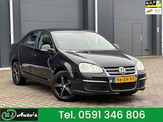 Volkswagen Jetta 1.6 TRENDLINE CLIMA CRUISE LMV