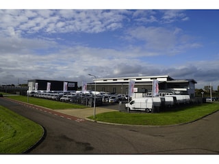 Renault Master T35 2.3 dCi 150 L2H2 Black Edition Camera, Cruise, Carplay, 150pk, Multimedia, Sensoren, LED, Airco, Uniek!