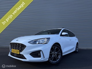 Ford Focus Wagon 1.0 EcoBoost ST Line Business | Trekhaak | Winterpakket | Camera | Clima | Privacy Glass | Carplay | Keyless