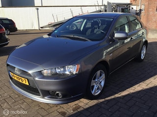 Mitsubishi Lancer Sportback 1.8 Inform