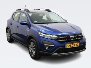 Dacia Sandero Stepway 1.0 TCe 90 Comfort PARKEERSENSOREN + CAMERA / NAVIGATIE / DODEHOEK DETECTIE /