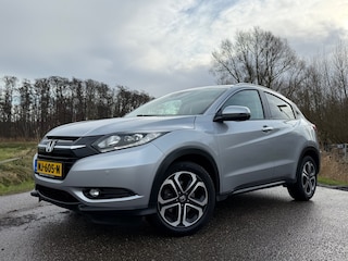 Honda HR-V 1.5 i-VTEC Executive Automaat UNIEK 75.990 KM PANORAMADAK CAMERA NAVI KEY-LESS STOELVERWARMING CLIMA PDC CRUISE LED