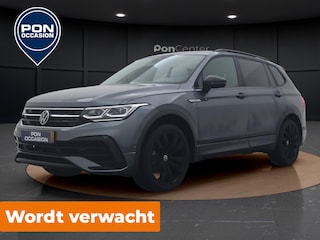 Volkswagen Tiguan 1.5 TSI R-Line Business 7 Persoons | Trekhaak | Black Style | 20"| Stoelverwarming | Carplay |