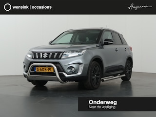 Suzuki Vitara 1.5 Hybrid Style | Trekhaak | Schuif/Kanteldak/Panoramadak | Navigatie | Camera | DAB | Apple CarPlay/Android Auto | Climate Control | Stoelverwarming | Cruise Control |