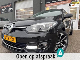 Renault Mégane Estate 1.2 TCe Bose met parkeersensoren en navigatie en bluetooth telefoon / media