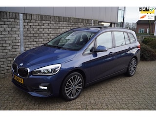 BMW 2-serie Tourer 218i 7p. Executive Edition Automaat Panodak Head-Up Sportstoelen Camera Pdc V+A Lmv 18 zomer Extra 17 lmv
