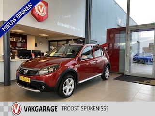 Dacia Sandero 1.6 Stepway,5 Deurs,5 Zits,Airco,Elektrischpakket,Trekhaak,Achteruitrijsensoren,Ipod Usb Aansluiting,Bleutooth,Bekleding Leder/Stof ,Radio-Cd/Mp 3 Speler,16 Inch Lmv