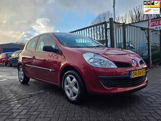 Renault Clio 1.2-16V Expression Rijt schkelt perfect