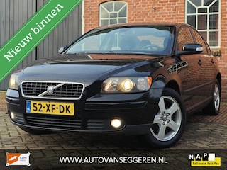 Volvo S40 1.6 - Nieuwe APK / Trekhaak / Cruise / Clima