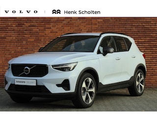 Volvo XC40 B4 Plus Dark | Semi- Elektrische Trekhaak | Verwarmde Stoelen en Stuurwiel | Verwarmbare Voorruit | Premium audio by Harman Kardon | Apple Carplay / Android Auto | Keyless Entry/Start | Park Assist |