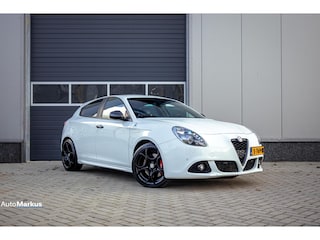 Alfa Romeo Giulietta 1750 TBi Quadrifoglio Verde TCT|Xenon|Half Alcantara sportstoelen|Navi|DAB