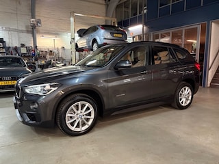 BMW X1 (f48) sDrive20i Automaat Corporate Lease | Navigatie | Lederen bekleding | pdc | Climate control | NAP | Rijklaar prijs!