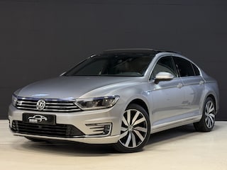 Volkswagen Passat 1.4 TSI GTE Highline | Panoramadak | SoH 94% | Elektrische Trekhaak | 360 Camera