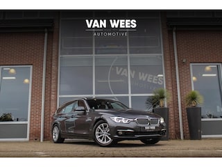 BMW 3-serie Touring 318i LCI Luxury Edition | NL auto | Facelift | Driving Assistant | Stuurverwarming | Camera | DAB | LED | HiFi | Leer | Sportstoelen | Sportstuur | Cruise control
