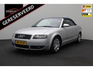 Audi A4 Cabriolet 2.4 V6 Exclusive 2002 | Elektrisch Bedienbare Kap | Elektrisch Verstelbare Stoelen | Lichtmetalen Velgen | Climate Control | Stuurwiel Bediening | Parkeersensoren | 2 Sleutels | Nationale Autopas