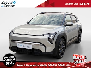 Kia EV3 Plus Advanced 58.3 kWh | Direct leverbaar! | 19 inch LMV | All-season banden | Zwart dak | Glazen schuif-/kanteldak | Harman/Kardon | Elektrisch bedienbare achterklep | Elektrisch verstelbare bestuurdersstoel | Lederen bekleding | Stoel- en stuurverwarming | Parkeersensoren voor- en achter | Draadloos Apple/Android Carplay | Achteruitrijcamera | Adaptive Cruise Control
