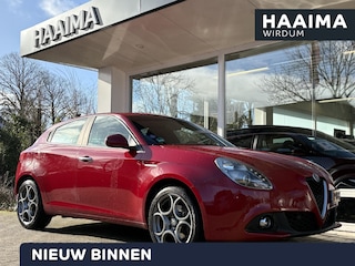 Alfa Romeo Giulietta 1.4 Turbo MultiAir Super 150pk | Rosso Competizione | Dealeronderhouden | Stoelverwarming | Navi | Bi-Xenon | Parkeersensoren | Zeer nette staat