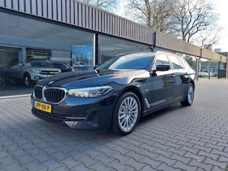 BMW 5-serie Touring 520e Leer Navi Electrisch verstelbare stoel Achteruitrij camera Stoelverwarming Electrische achterklep