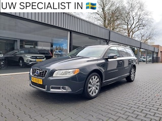Volvo V70 2.0 Limited Edition Dealer onderhouden Stoelverwarming Leer Spoiler Cruise PDC Trekhaak Navigatie 17 inch Regensensor