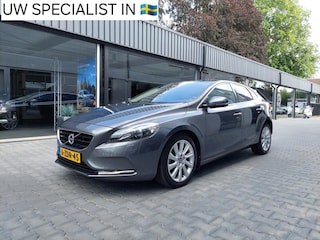 Volvo V40 1.6 T4 Summum Dealer oh Xenon Camera PDC Telefoon Cruise Clima PDC Leer Electrisch verstelbare stoel 17 inch Trekhaak