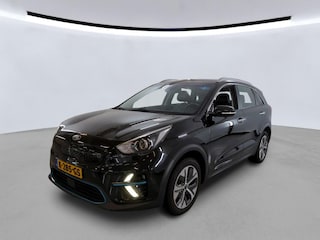 Kia Niro e-Niro DynamicLine 64 kWh Warmtepomp | 3 fase Camera | Stof/leer | LMV 17"| LED | AppleCarplay | 1e eig | NL auto!