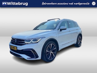Volkswagen Tiguan 1.4 TSI 245pk eHybrid R-Line Business+ / Panoramadak / IQ LED / Voorstoelen verwarmbaar / Elec. trekhaak / 20'' LMV