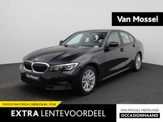 BMW 330e AUTOMAAT | SCHUIFDAK | LEDER | SPORTSTOELEN | CAMERA | NAVIGATIE | APPLE CARPLAY | LMV | LED | PDC | STOELVERWARMING | CLIMA | CRUISE | 12 MAANDEN BOVAG GARANTIE |