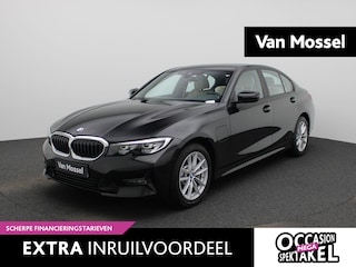 BMW 330e AUTOMAAT | SCHUIFDAK | LEDER | SPORTSTOELEN | CAMERA | NAVIGATIE | APPLE CARPLAY | LMV | LED | PDC | STOELVERWARMING | CLIMA | CRUISE | 12 MAANDEN BOVAG GARANTIE |