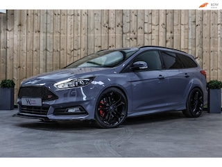 Ford Focus Wagon 2.0 ST *Camera*Leder*Stuur- /Stoelverwarming*Xenon*