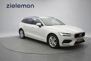 Volvo V60 2.0 B3 Momentum Business Automaat - Carplay, Digital Cockpit