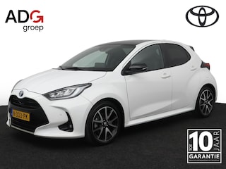 Toyota Yaris 1.5 Hybrid Executive | Stuur en stoel verwarming | Panoramadak | Parkeersensoren | Leder / stof bekleding |