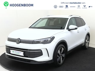 Volkswagen Tiguan 1.5 eTSI Life Edition | Trekhaak | Parkeerassistent | Stoel- en stuurwielverwarming | 3-zone airco | Dodehoek detectie |  Navigatie | Adaptieve cruise control |